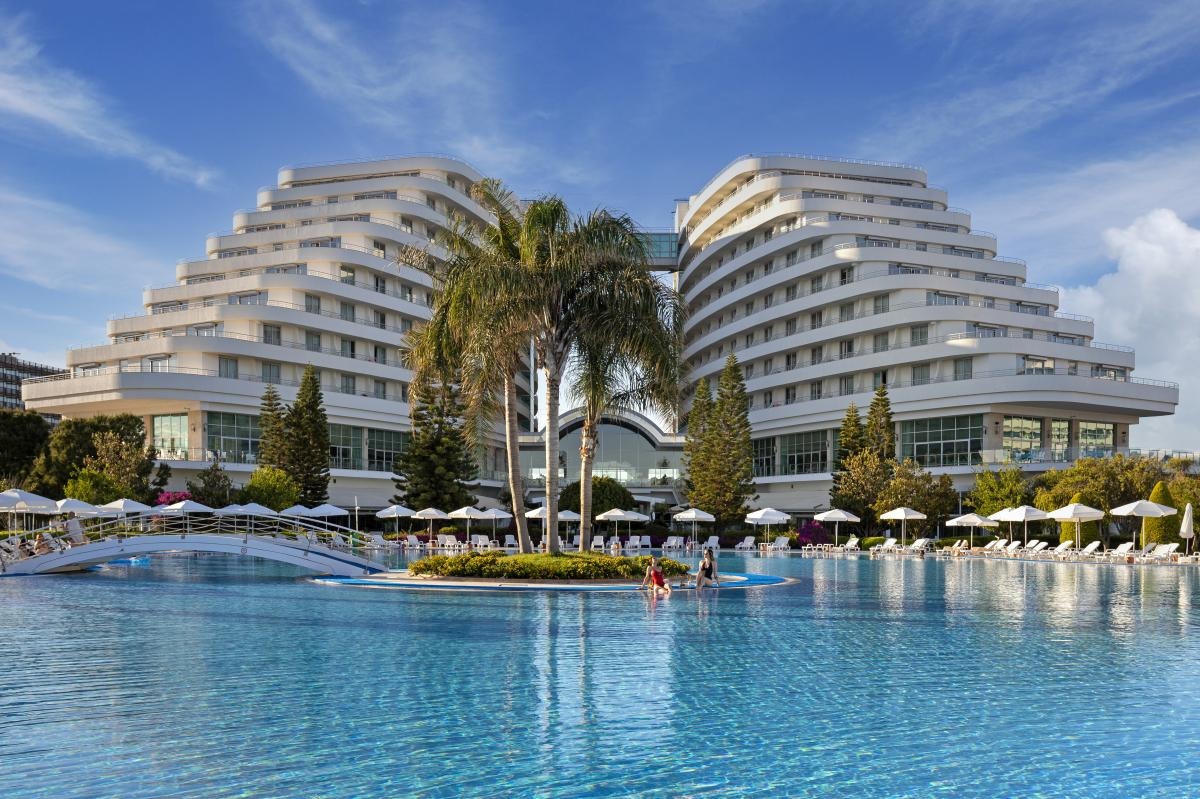 MIRACLE RESORT HOTEL Image 1